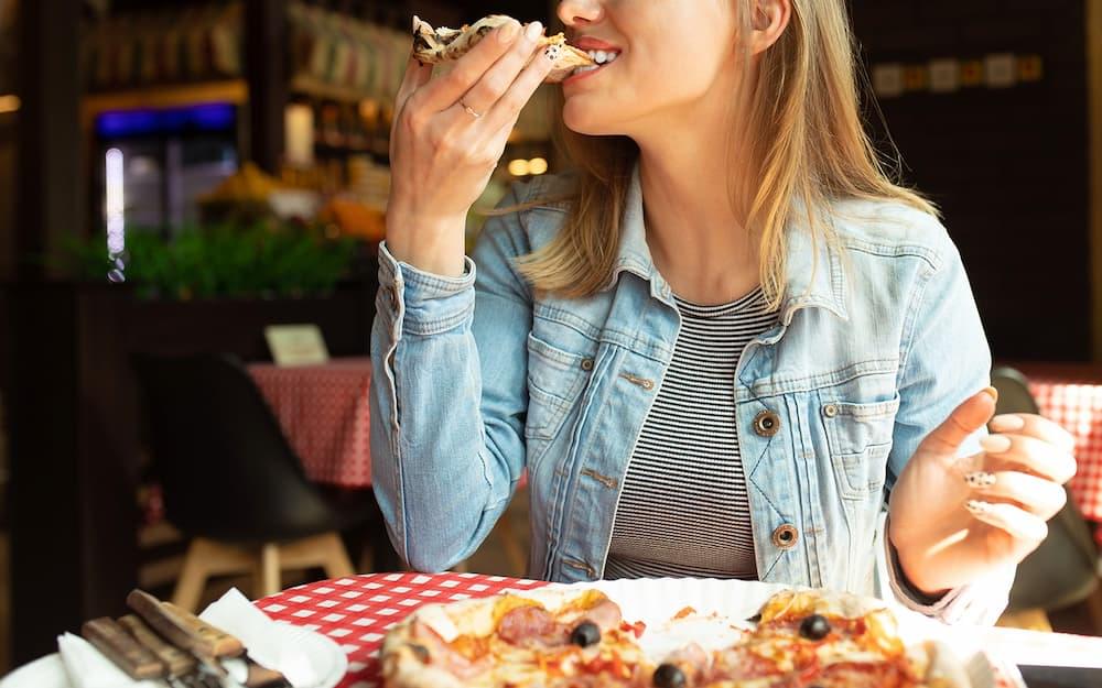 tasting-pizza