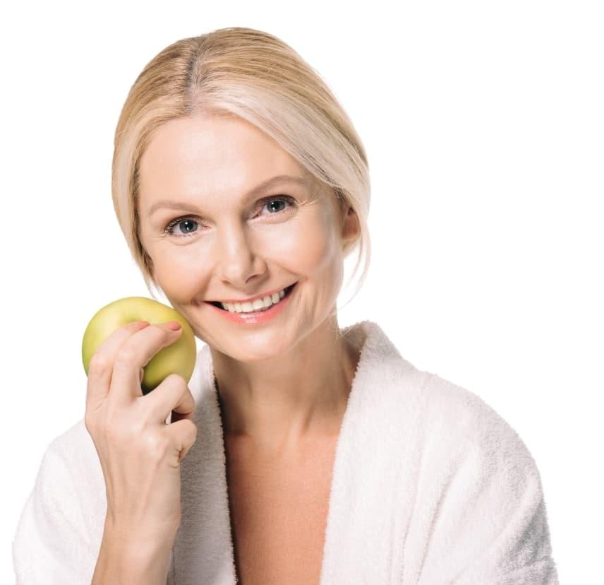 woman-with-apple